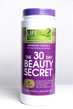 LIFE ESSENTIALS 30-DAY BEAUTY SECRET
